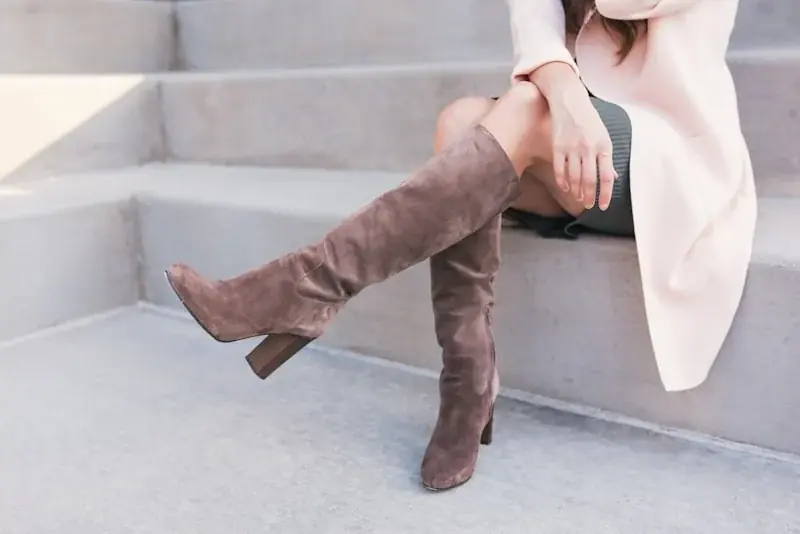 Women's knee-high boots