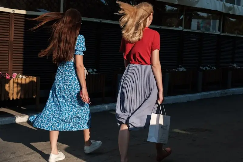 Women's pleated midi skirt