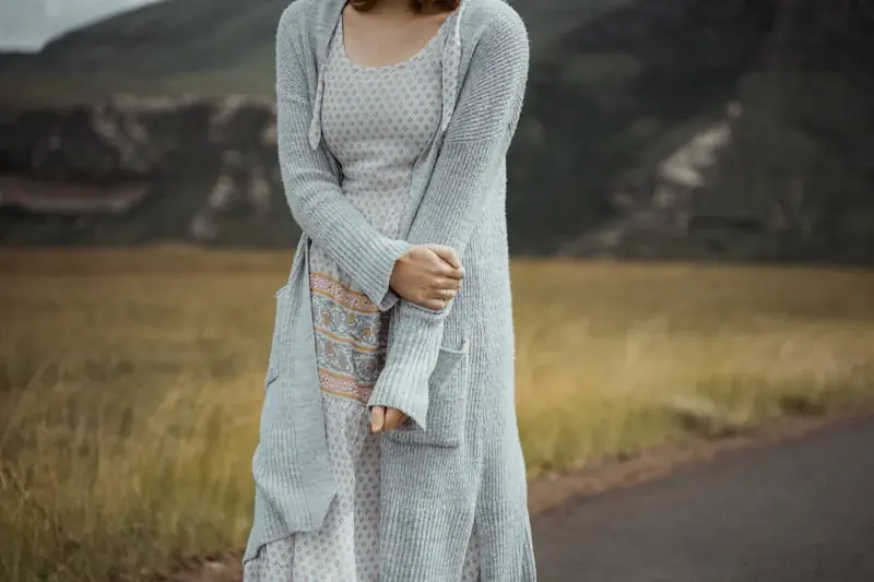 Women's lightweight cardigan