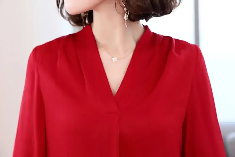 Womens V-neck top
